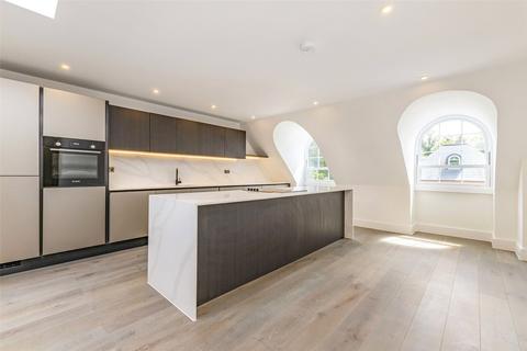 3 bedroom penthouse for sale, Green Lane, Cobham, Surrey, KT11