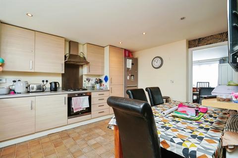 3 bedroom end of terrace house for sale, Greenfinch Road, Didcot