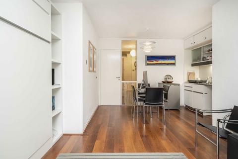 Studio to rent, Thomas More House, London EC2Y