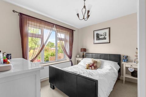3 bedroom semi-detached bungalow for sale, Derehams Avenue, Loudwater, HP10