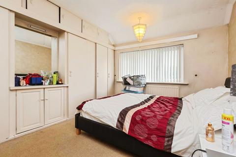 4 bedroom semi-detached house for sale, Chester Road, Kingshurst, BIRMINGHAM