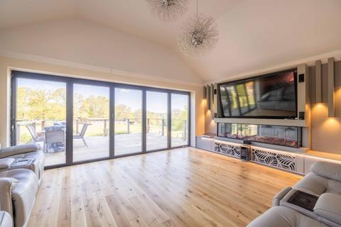 4 bedroom equestrian property for sale, Hay Lane, Fulmer SL3