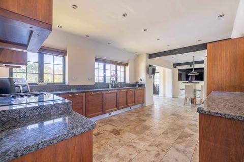 4 bedroom equestrian property for sale, Hay Lane, Fulmer SL3