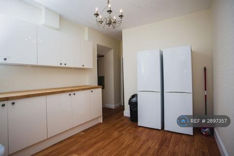 1 bedroom in a house share to rent, Festing Grove, Portsmouth, PO4