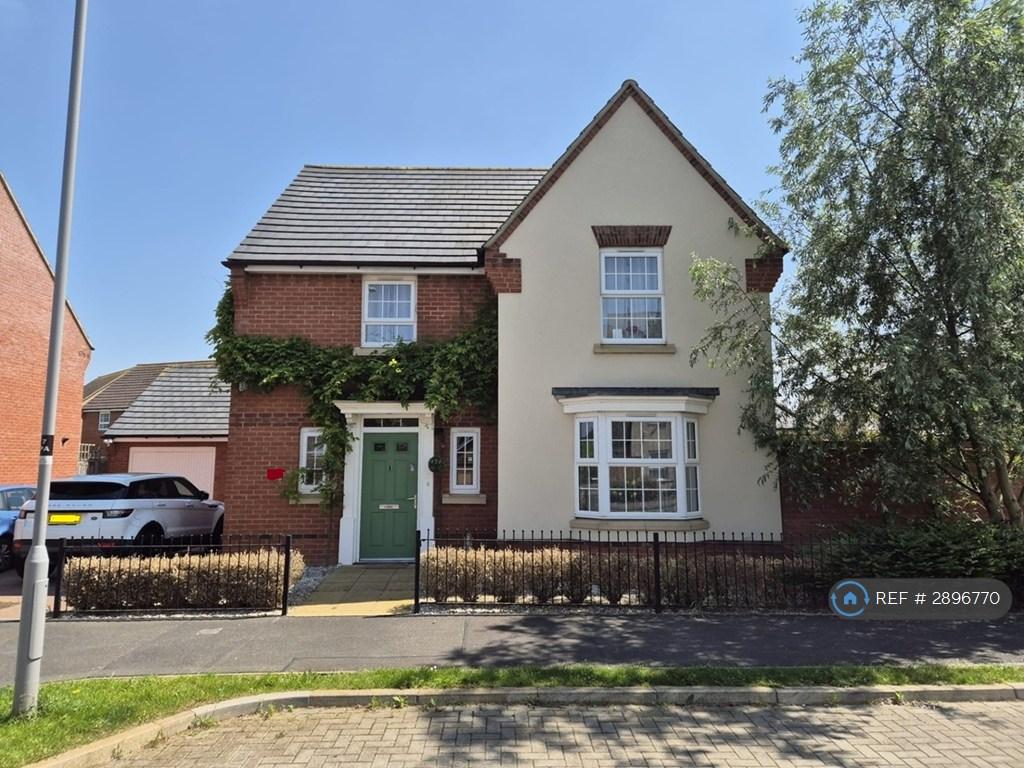 4 bedroom detached house to rent