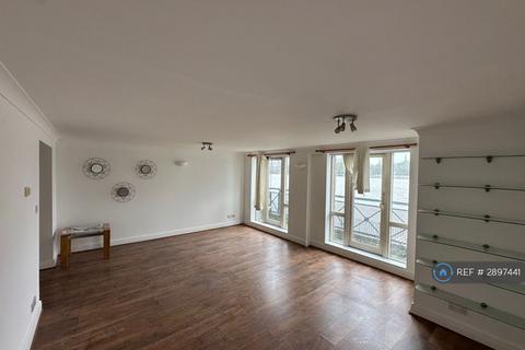 2 bedroom flat to rent, Blenheim Court, London, SE16