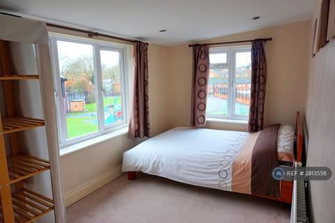 3 bedroom terraced house to rent, Pell Street, Reading, RG1
