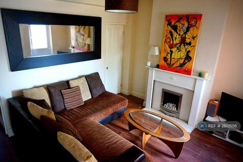 3 bedroom terraced house to rent, Pell Street, Reading, RG1