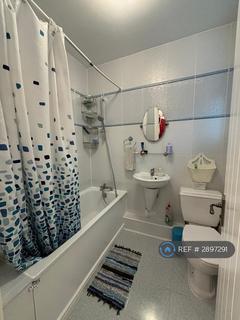 1 bedroom in a flat share to rent, Bayswater, London, W2