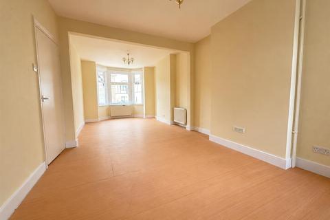 2 bedroom end of terrace house to rent, Church Road, Bexleyheath DA7