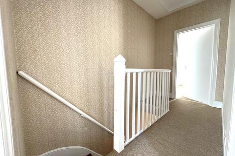 2 bedroom end of terrace house to rent, Church Road, Bexleyheath DA7