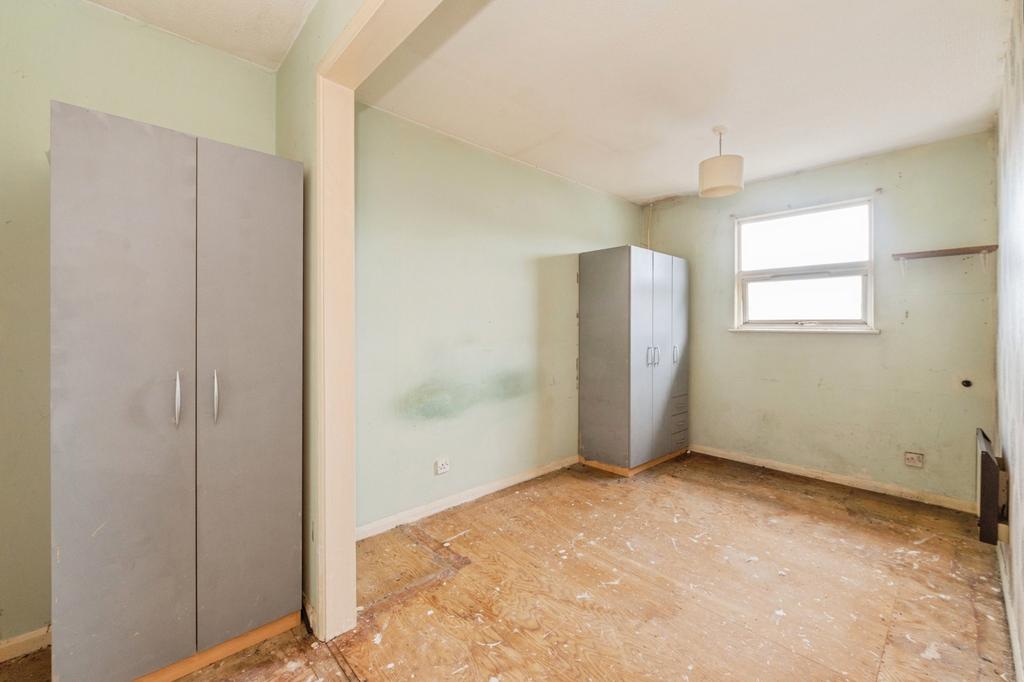 Walk-in wardrobe