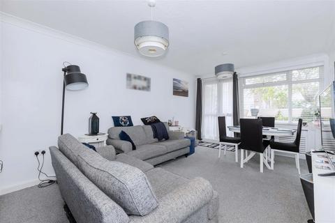 2 bedroom apartment for sale, The Causeway, Goring-By-Sea, Worthing
