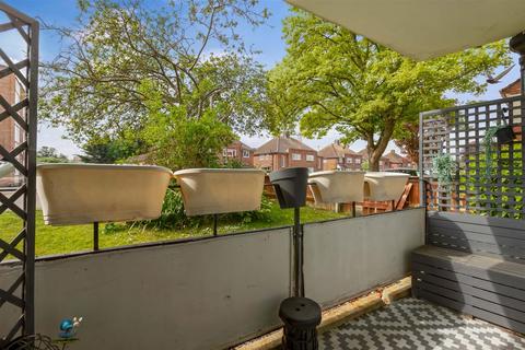 2 bedroom apartment for sale, The Causeway, Goring-By-Sea, Worthing