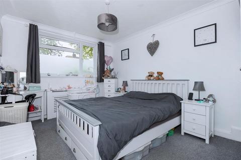 2 bedroom apartment for sale, The Causeway, Goring-By-Sea, Worthing