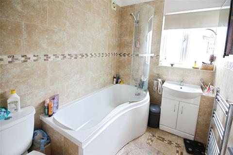 3 bedroom terraced house to rent, Oakdene Road, Pitsea, Basildon, SS13