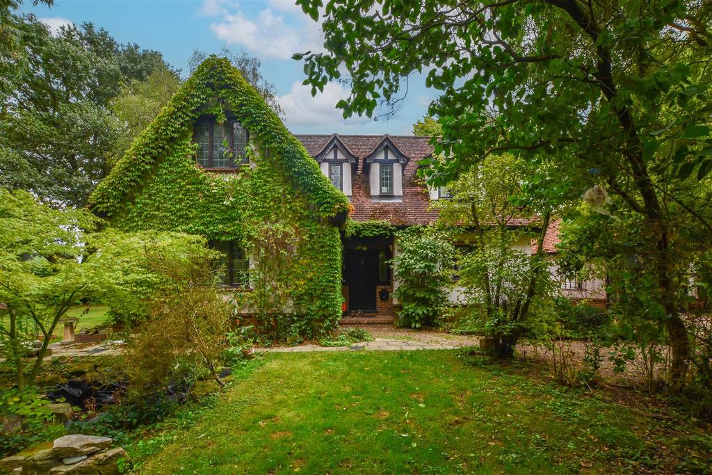 Cottage exterior, garden