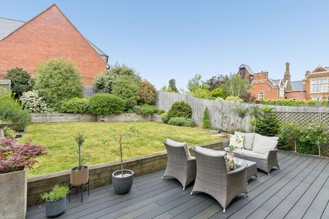 4 bedroom semi-detached house for sale, Butterwick Way, Welwyn AL6