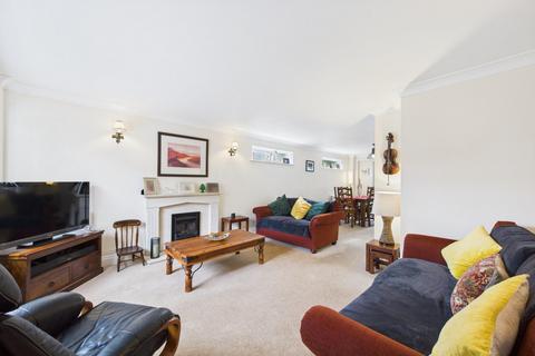 4 bedroom end of terrace house for sale, Howard Agne Close, Bovingdon Hemel Hempstead, HP3