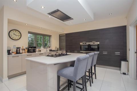 5 bedroom detached house for sale, Vawser Crescent, Peterborough PE3