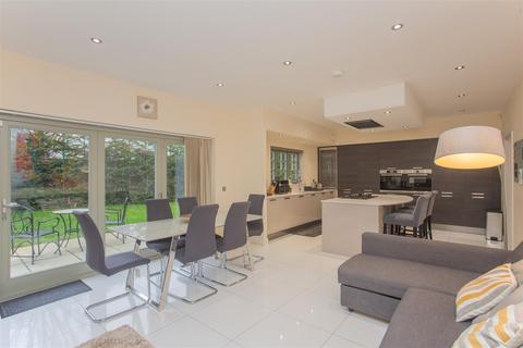 5 bedroom detached house for sale, Vawser Crescent, Peterborough PE3