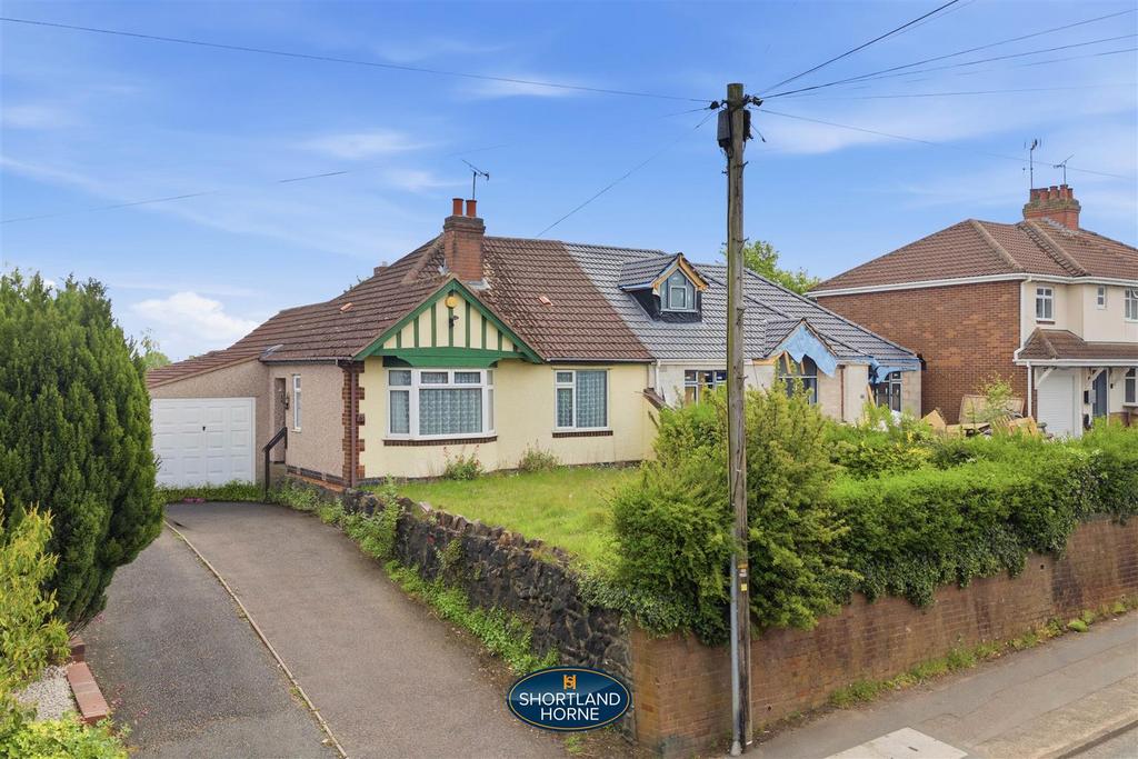 Detached house exterior, driveway