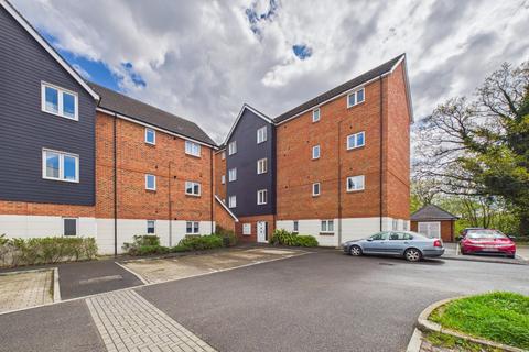 2 bedroom flat for sale, Centrifuge Way, Farnborough, Hampshire, GU14