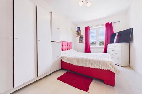 2 bedroom flat for sale, Centrifuge Way, Farnborough, Hampshire, GU14
