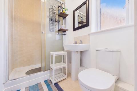 2 bedroom flat for sale, Centrifuge Way, Farnborough, Hampshire, GU14