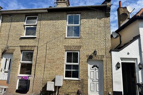 2 bedroom terraced house to rent, Park Road, Herts SG12
