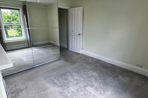 2 bedroom terraced house to rent, Park Road, Herts SG12