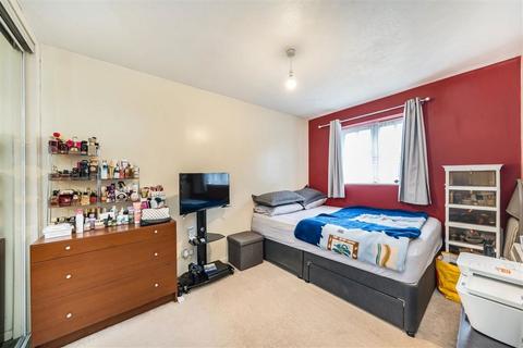 2 bedroom flat for sale, Campbell Gordon Way, London NW2