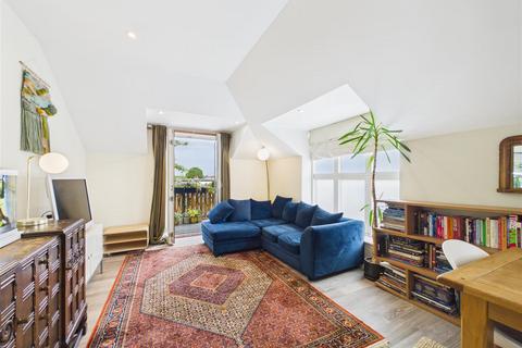 2 bedroom apartment for sale, East Molesey