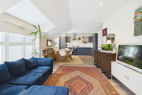 2 bedroom apartment for sale, East Molesey
