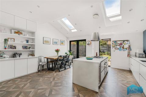 4 bedroom terraced house for sale, Northcott Avenue, London, N22
