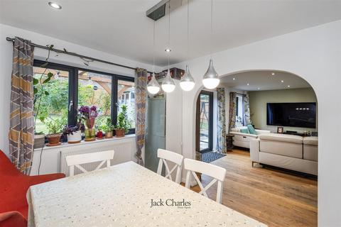 4 bedroom detached house for sale, College Avenue, Tonbridge