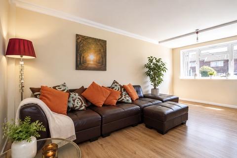5 bedroom terraced house to rent, Nuffield Road Headington, Headington, Oxford, Oxfordshire, OX3