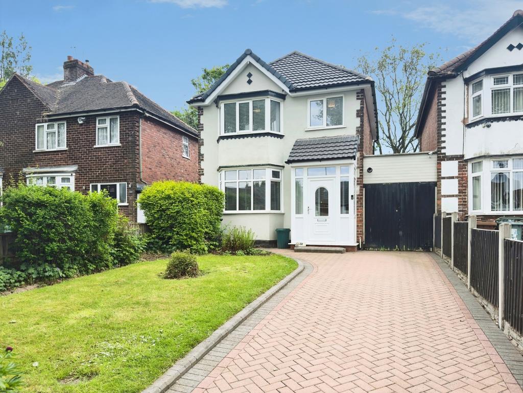 3 bedroom link detached house for sale