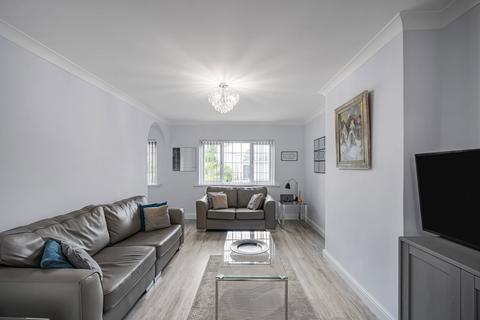 Flat - Parkfields Road, Bridgend CF31