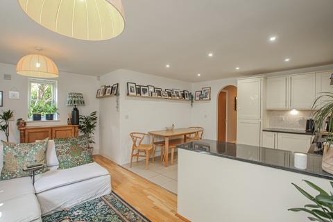 2 bedroom flat for sale, Westcote Place, Chipping Norton OX7