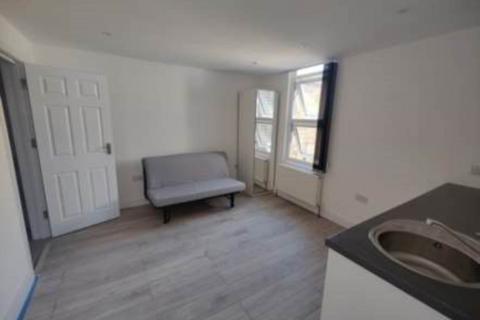 undefined, Gunnersbury Lane, London