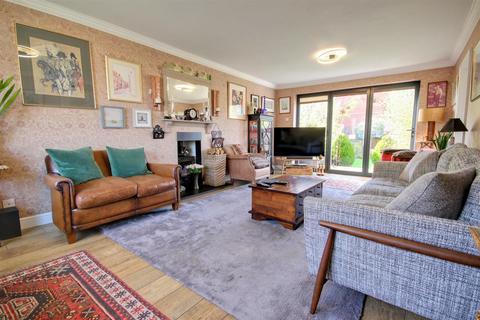4 bedroom detached house for sale, Danesway, Beverley