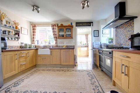 4 bedroom detached house for sale, Danesway, Beverley