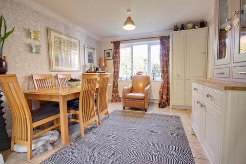 4 bedroom detached house for sale, Danesway, Beverley