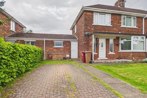 3 bedroom semi-detached house for sale, Peterborough Road, Scunthorpe DN16