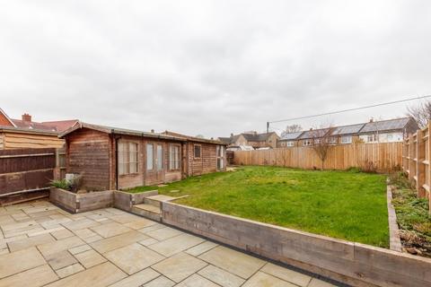 2 bedroom semi-detached house to rent, Augustan Road, Chesterton