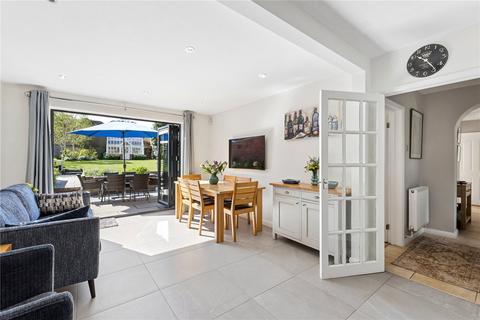 4 bedroom detached house for sale, Frensham Vale, Farnham, Surrey, GU10