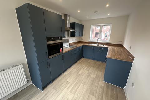 3 bedroom semi-detached house to rent, Twizel Crescent, Manthorpe, Grantham