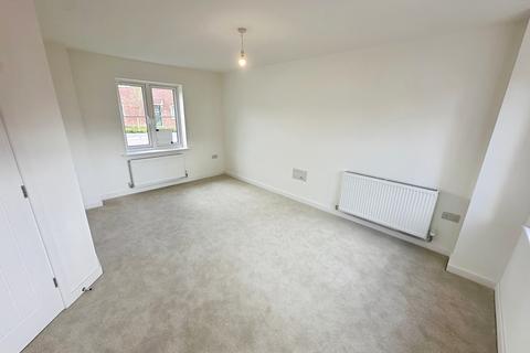3 bedroom semi-detached house to rent, Twizel Crescent, Manthorpe, Grantham
