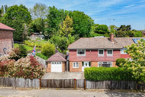 4 bedroom semi-detached house for sale, Fernside Avenue, St. Leonards-On-Sea